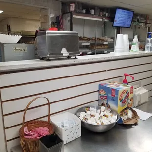 Creamers and sweeteners for your coffee