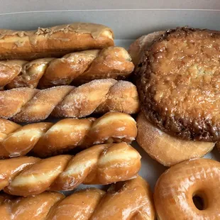 Glazed, Sugar, cake donuts, and apple fritter.