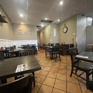 sushi and sashimi, interior