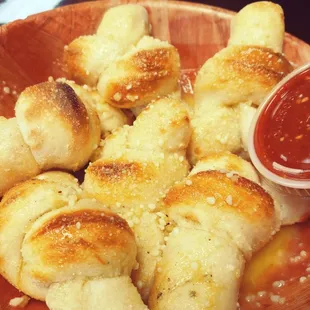 Garlic knots