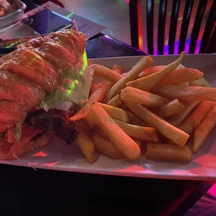 Van Wales BLT with fries