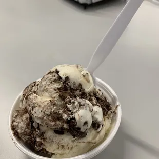 Almond Joy single scoop