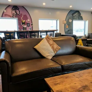 Great place to hang with friends, and enjoy their awesome drinks!!!
