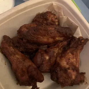 6 piece BBQ wings with sauce  (buttermilk/ranch not sure) but both were very delicious! Highly recommend!