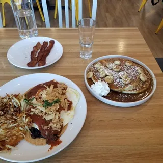 Banana Crunch Pancakes