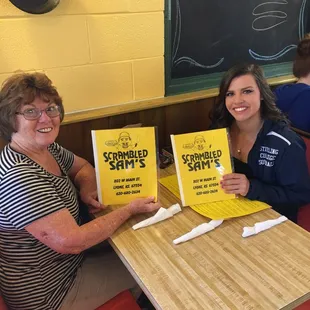 Had a great breakfast in Lyons, Kansas. It's one of our granddaughters favorite. Another is the Broadway cafe in Sterling, Kansas.