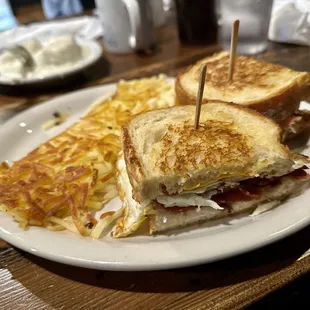 Breakfast sandwich