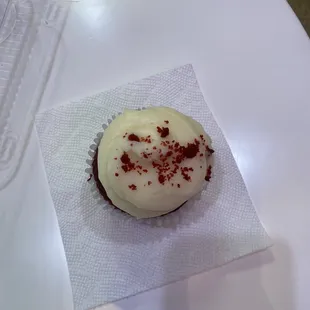 The red velvet cup cake