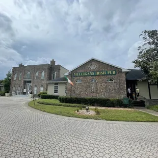 Scratch House Pub, formerly Mulligans Irish Pub,  Wentworth Golf Club &amp; Estates, Tarpon Springs FL