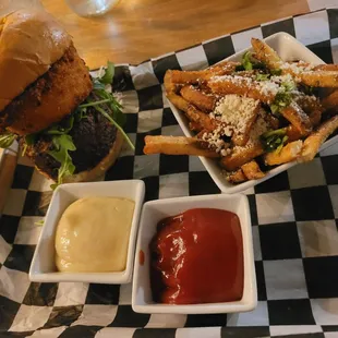 Truffle Mac and cheese burger ( veggie pattie)