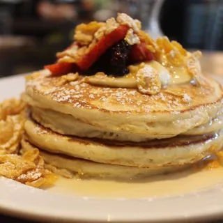 DESSERT MILK N' CEREAL PANCAKES