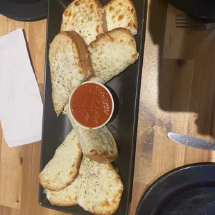 Garlic cheese bread