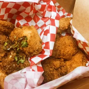 chicken, bbq chicken, fried chicken, bbq wings, fried chicken wings, chicken wings, chicken wings and fried chicken, food, poultry