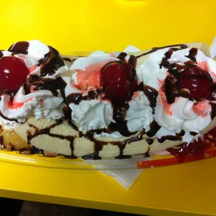 Regular Banana Split