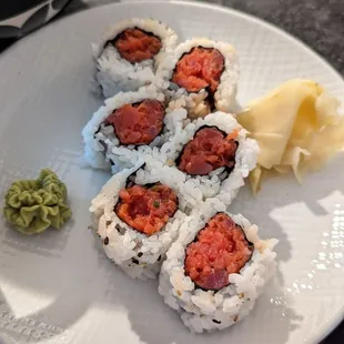 Spicy tuna roll