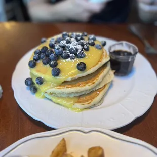 Blueberry &amp; lemon curd pancakes