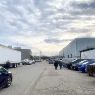 Saturday, 16 December 2023 at the Screw Factory Holiday Market