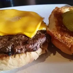 Cheeseburger at Scuba's