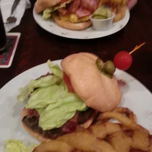 Burgers! !