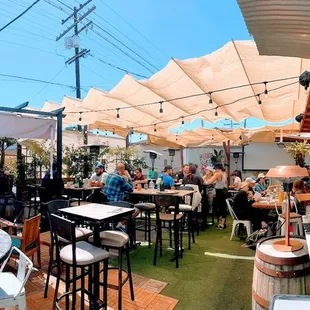 TapRoom Beer Garden, best place to enjoy drinks and food at the beach, and dog friendly