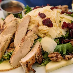 Apple walnut salad with grilled chicken