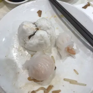 Green Steamed Pork Buns