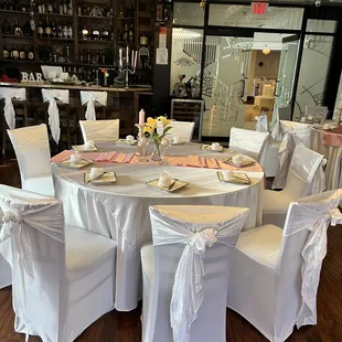 Sea Queen dining area with full bar: Quench your thirst with a Sea Queen Signature Cocktail.