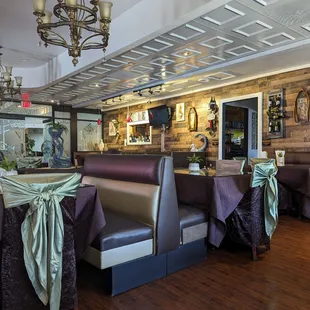 Indoor regular dining area