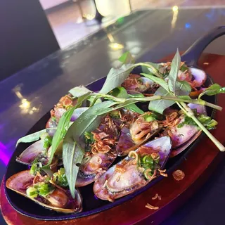 Grilled Buttered Mussels