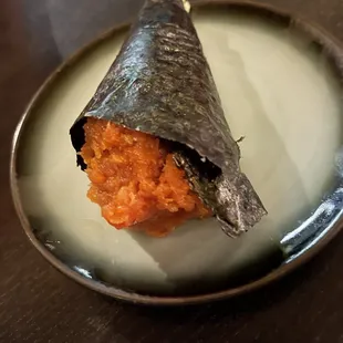 Spicy tuna handroll
