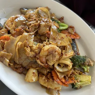 LS20. Drunken Noodles Lunch Special