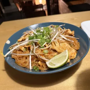 Phad Thai with chicken