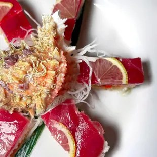 TUNA CITRUS 
 
 tuna, spicy albacore, gobo, jalapeno &amp; lemon