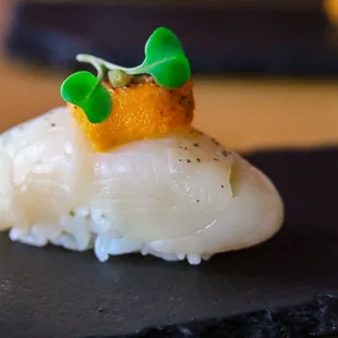 Uni Scallop Nigiri