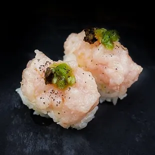 HYE 

minced yellowtail belly, sesame oil, truffle, kizami wasabi, sea salt