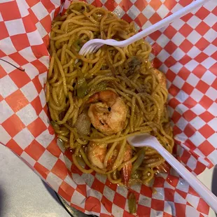 Garlic noodles very greasy and wasn&apos;t worth $12.99 very small portion