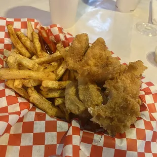 Catfish and cajun fries