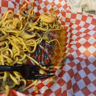 Greasy shrimp noodles