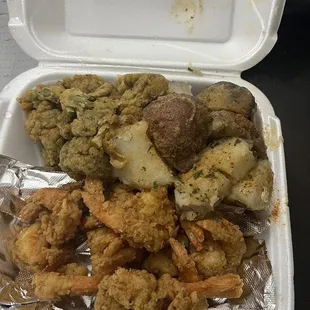 Fried shrimp 12 piece with fried broccoli and garlic potatoes