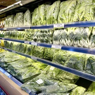 The neatest, most organized Seafood City Market I've ever been to is this one in Irvine!