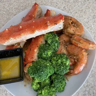 Let's Eat! King Crab &amp; Easy Peel Shrimp!...