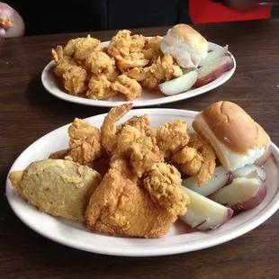 Fried shrimp plate &amp; fried platter; catfish, shrimp, oyster &amp; crawfish