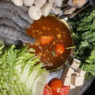 Lau Hai San (seafood hotpot)