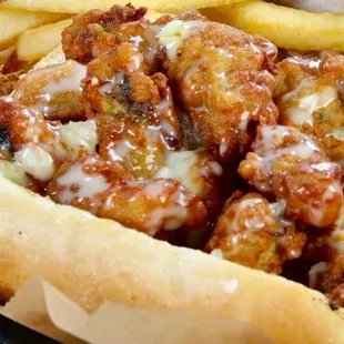 food, chicken wings and fried chicken