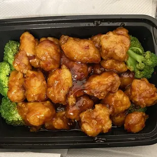 L7. GENERAL TSOS CHICKEN (L)
