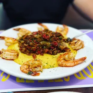 Shrimp and grits with onions and peppers
