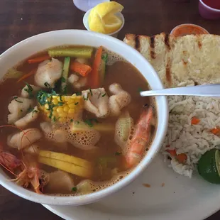 Caldo De Mariscos