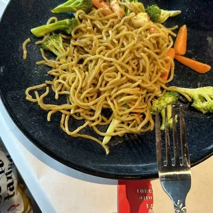 Fried noodle with shrimp (shrimps already in tammy when taking the picture :))