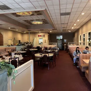 Indoor seating, main