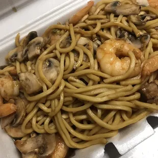 LM5. Big Shrimp Lo Mein